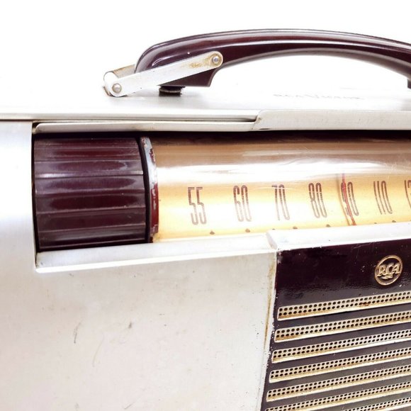 Vintage Tube Radio RCA Victor 8BX6 Globe-Trotter - Picture 7 of 12